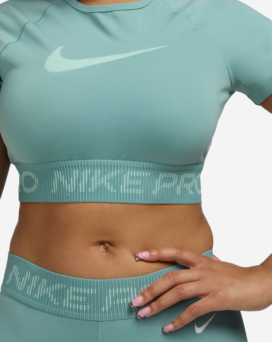Pro Dri-FIT Short-Sleeve Cropped Top