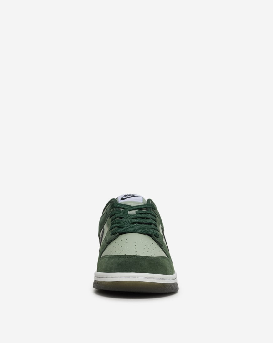 Dunk Low Retro SE